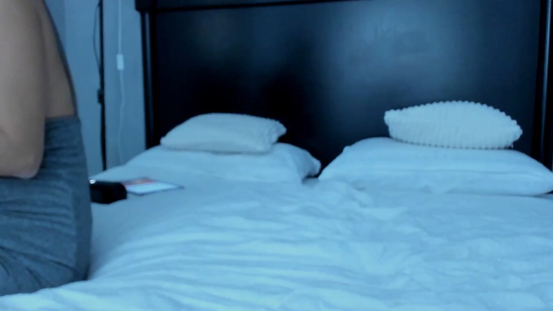 Gallery image thumbnail from Carollyne_'s myfreecams stream on, 11/13/2024, 13:10 image 17 of 20