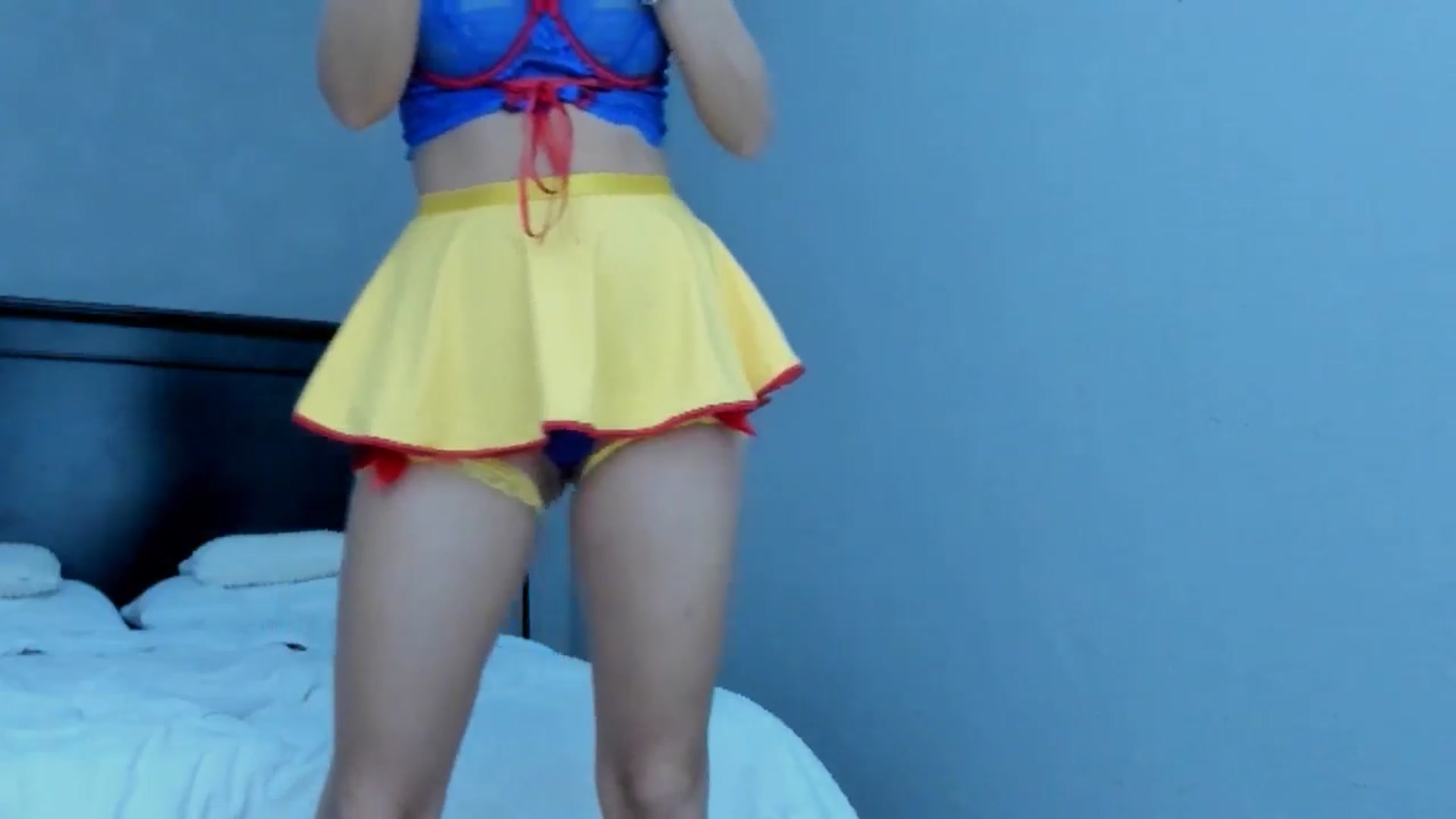 Gallery image thumbnail from Carollyne_'s myfreecams stream on, 11/18/2024, 17:08 image 3 of 20