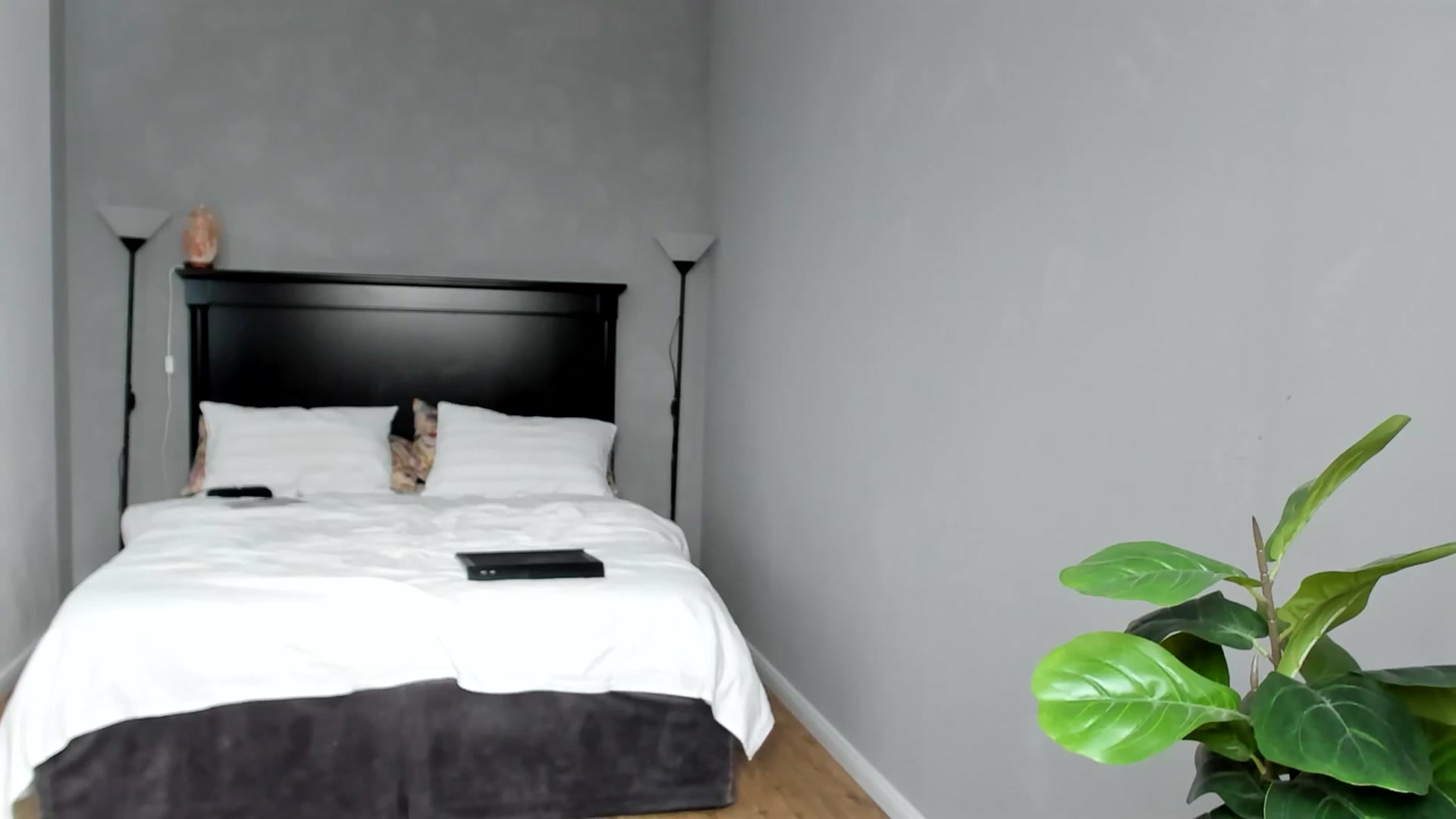 Gallery image thumbnail from Carollyne_'s myfreecams stream on, 11/27/2024, 11:17 image 10 of 20