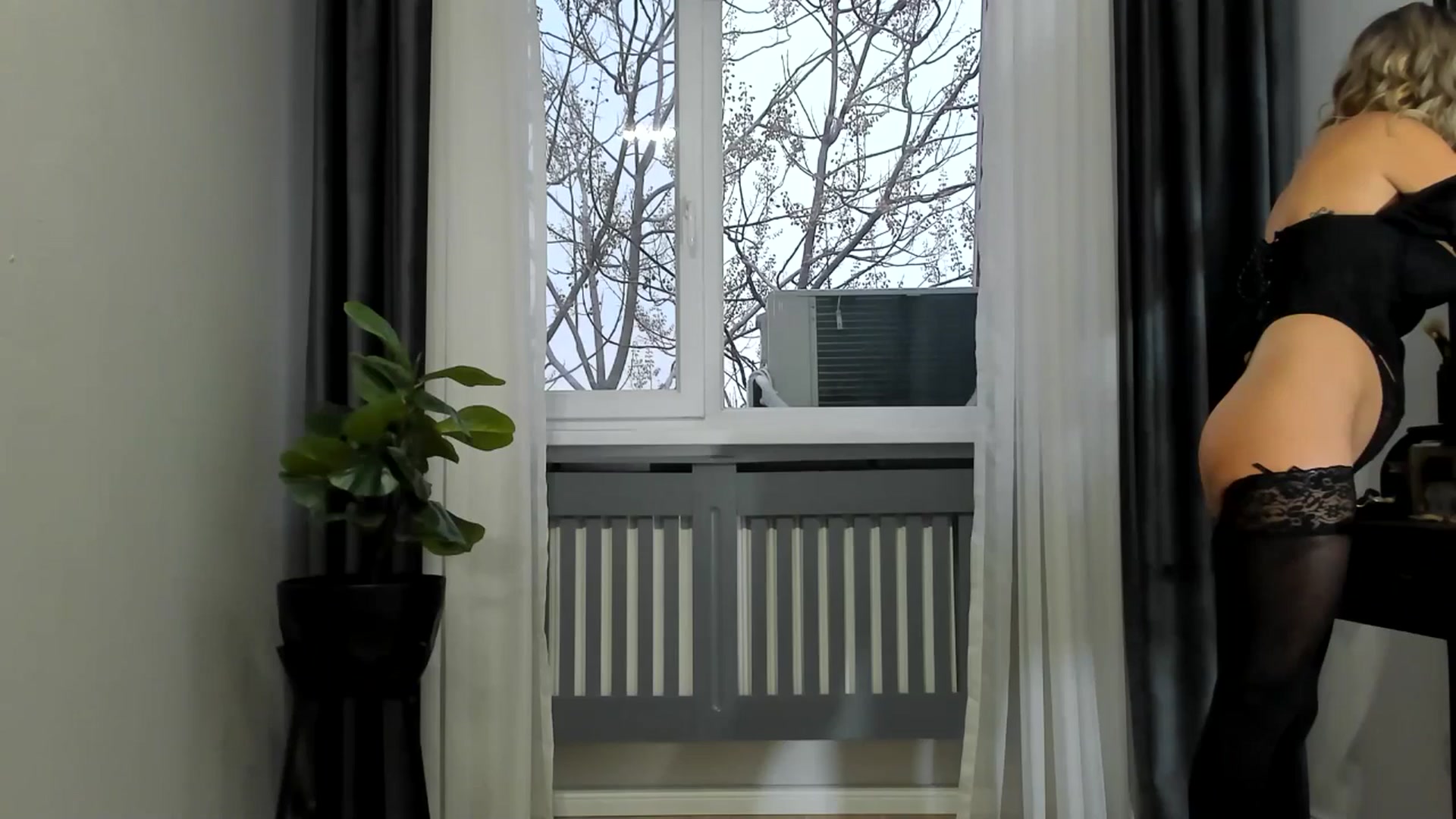 Gallery image thumbnail from Carollyne_'s myfreecams stream on, 12/03/2024, 15:28 image 7 of 20