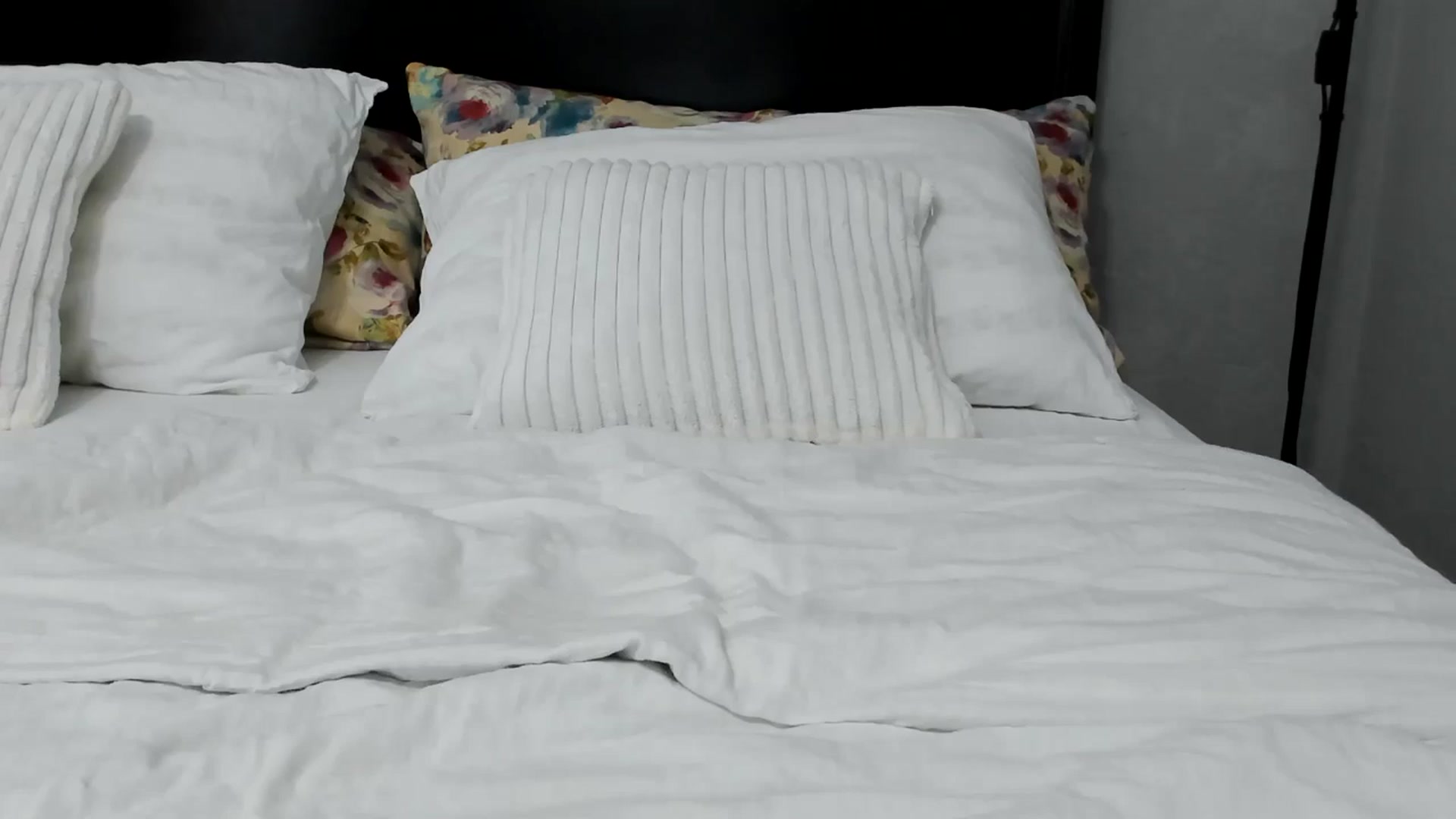 Gallery image thumbnail from Carollyne_'s myfreecams stream on, 12/06/2024, 14:27 image 10 of 20