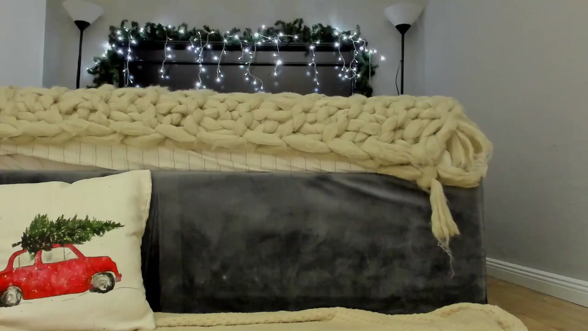 Gallery image thumbnail from Carollyne_'s myfreecams stream on, 12/12/2024, 17:15 image 10 of 20