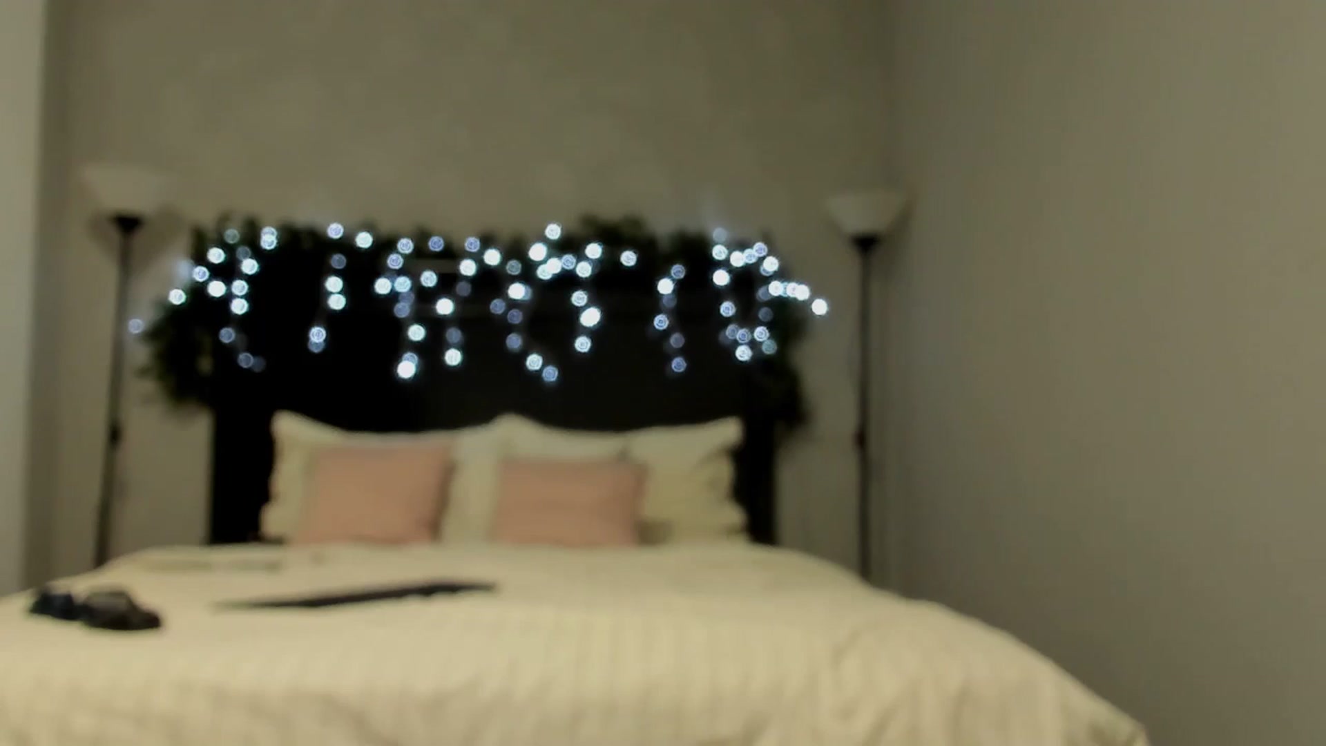 Gallery image thumbnail from Carollyne_'s myfreecams stream on, 12/17/2024, 17:14 image 6 of 20