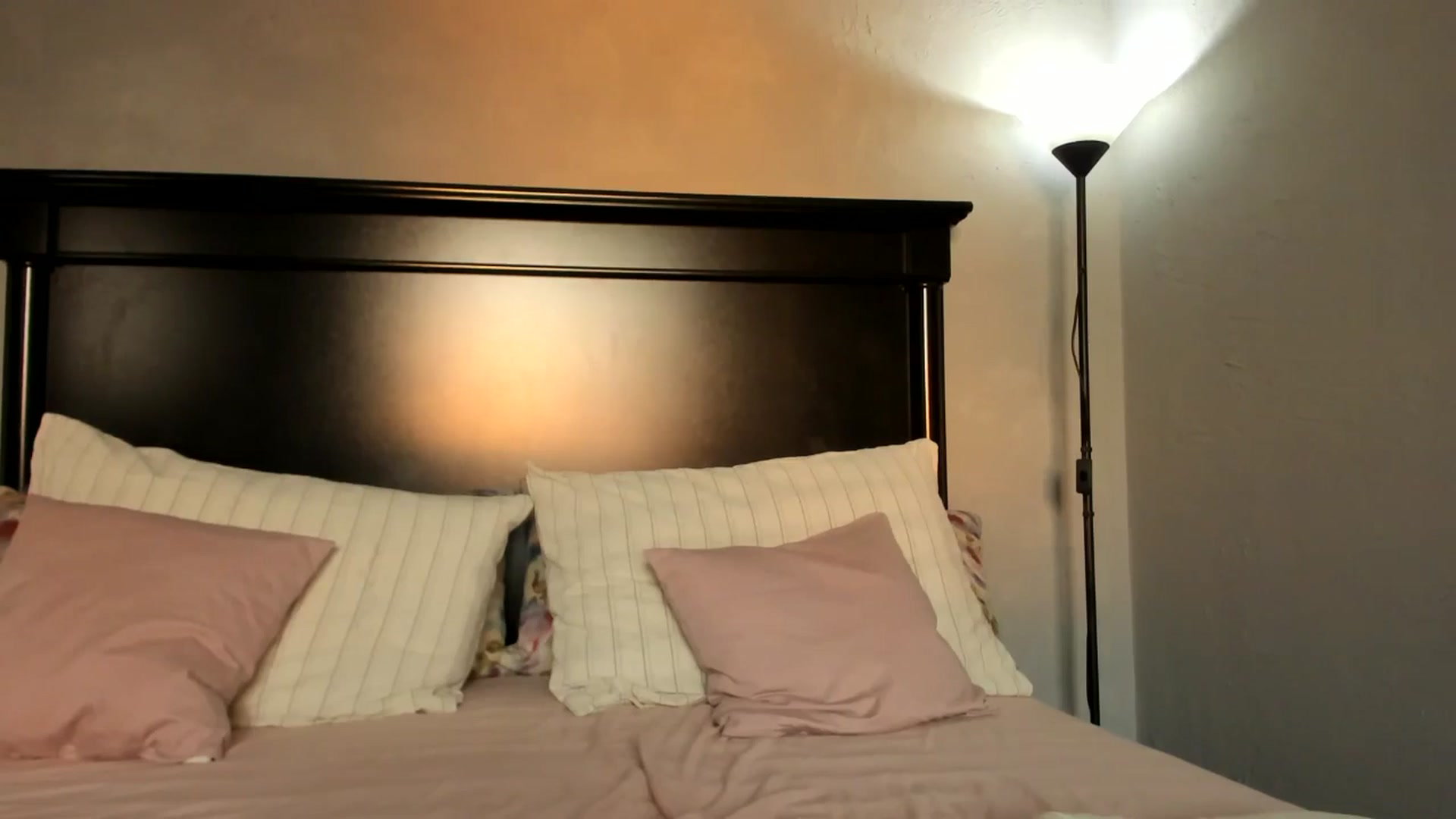Gallery image thumbnail from Carollyne_'s myfreecams stream on, 01/15/2025, 14:58 image 12 of 20