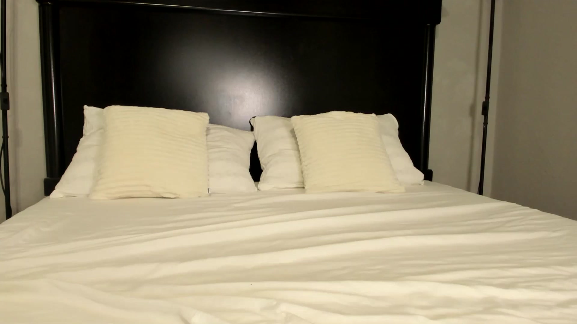 Gallery image thumbnail from Carollyne_'s myfreecams stream on, 02/14/2025, 15:59 image 17 of 20