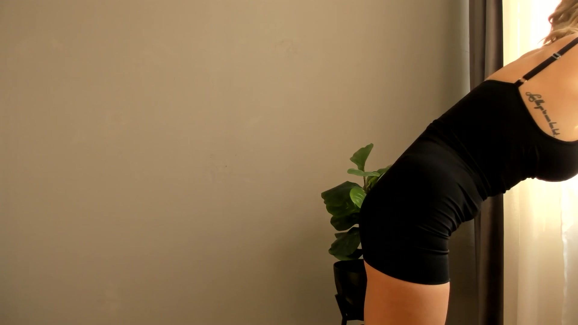Gallery image thumbnail from Carollyne_'s myfreecams stream on, 02/19/2025, 13:55 image 8 of 20