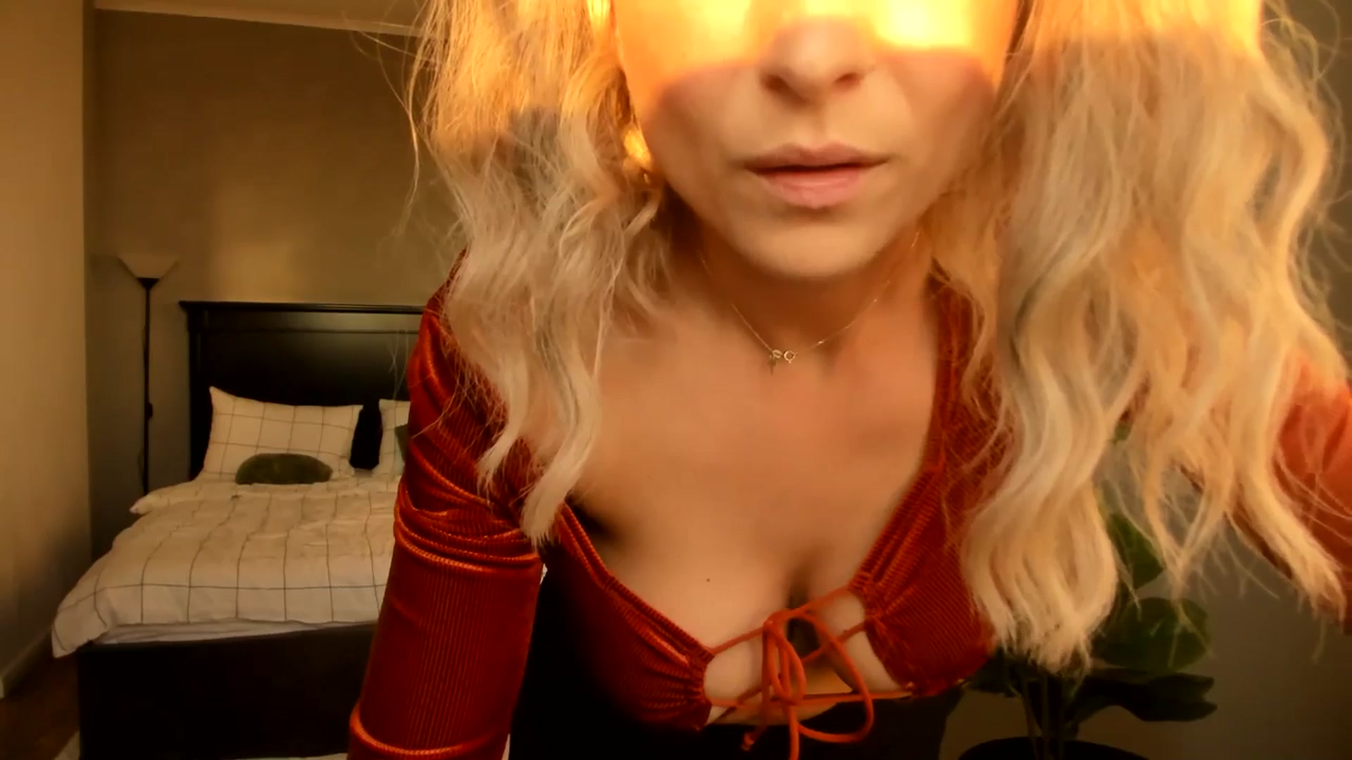 Gallery image thumbnail from Carollyne_'s myfreecams stream on, 03/03/2025, 15:40 image 4 of 20