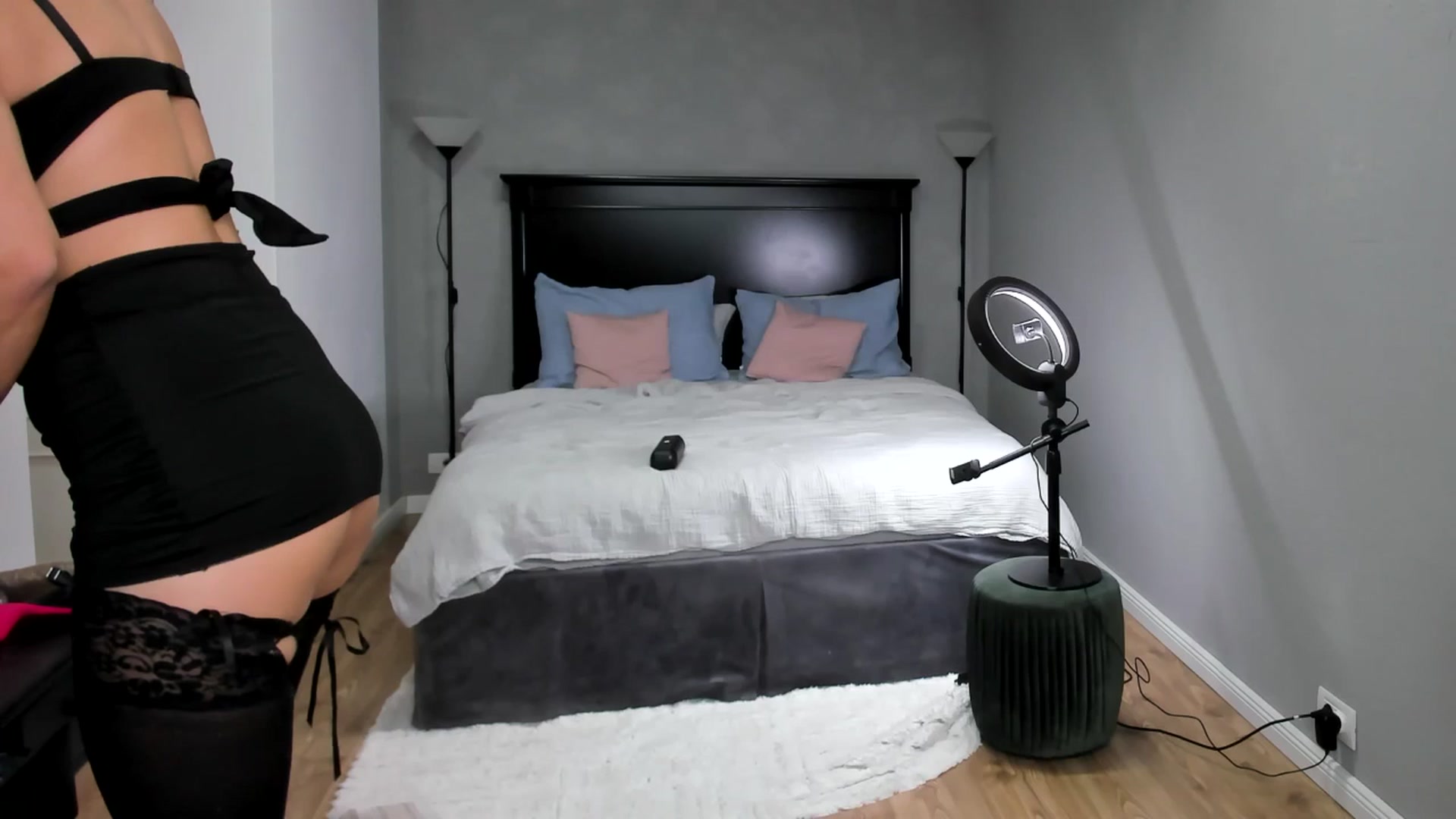 Gallery image thumbnail from Carollyne_'s myfreecams stream on, 03/29/2025, 14:20 image 15 of 20