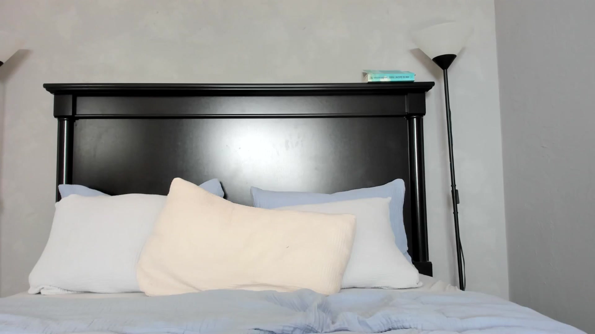 Gallery image thumbnail from Carollyne_'s myfreecams stream on, 05/14/2025, 13:58 image 11 of 20