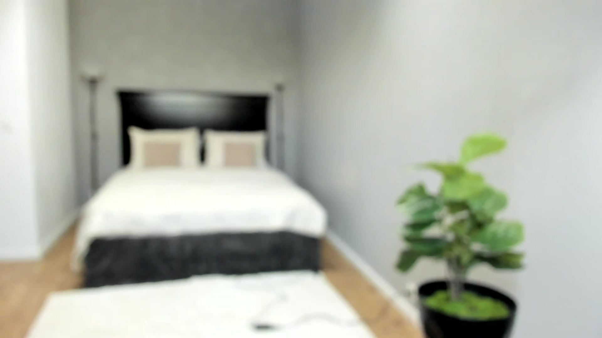 Gallery image thumbnail from Carollyne_'s myfreecams stream on, 06/03/2025, 16:50 image 13 of 20