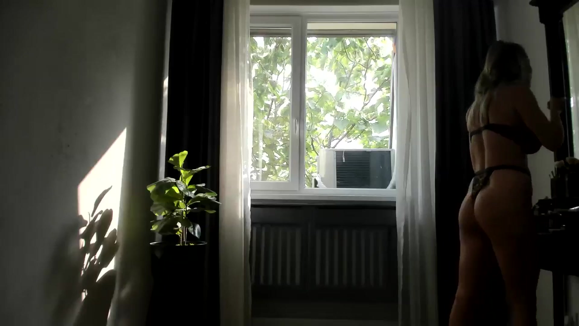 Gallery image thumbnail from Carollyne_'s myfreecams stream on, 06/10/2025, 15:49 image 2 of 20