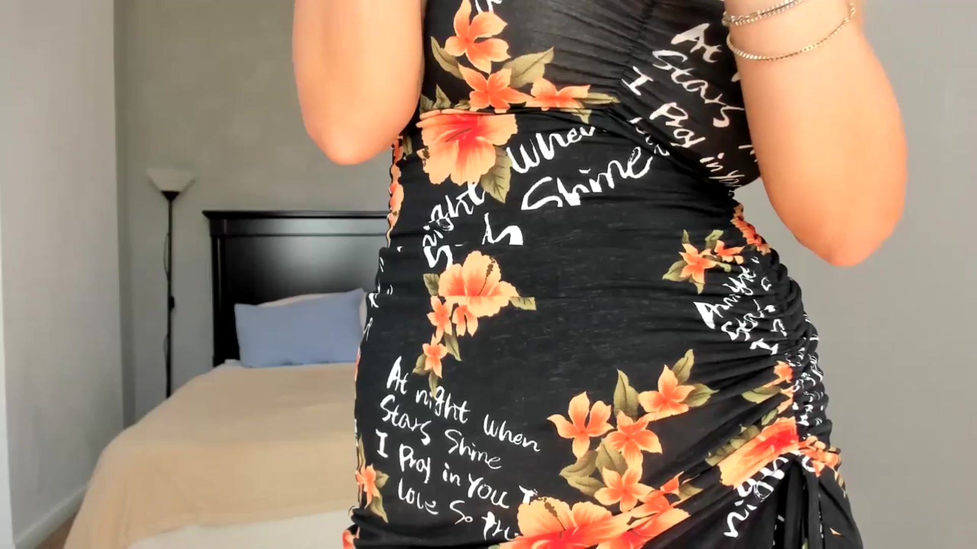 Gallery image thumbnail from Carollyne_'s myfreecams stream on, 06/19/2025, 13:16 image 8 of 20