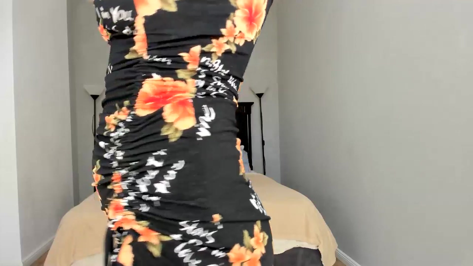 Gallery image thumbnail from Carollyne_'s myfreecams stream on, 06/19/2025, 13:16 image 3 of 20