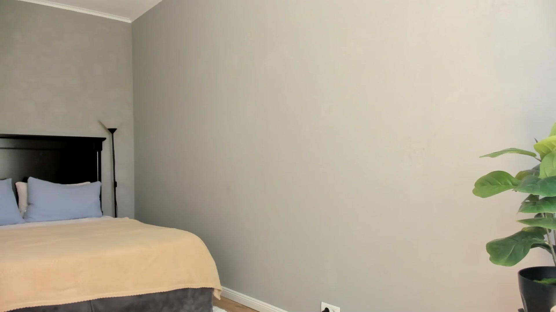 Gallery image thumbnail from Carollyne_'s myfreecams stream on, 06/23/2025, 12:45 image 15 of 20