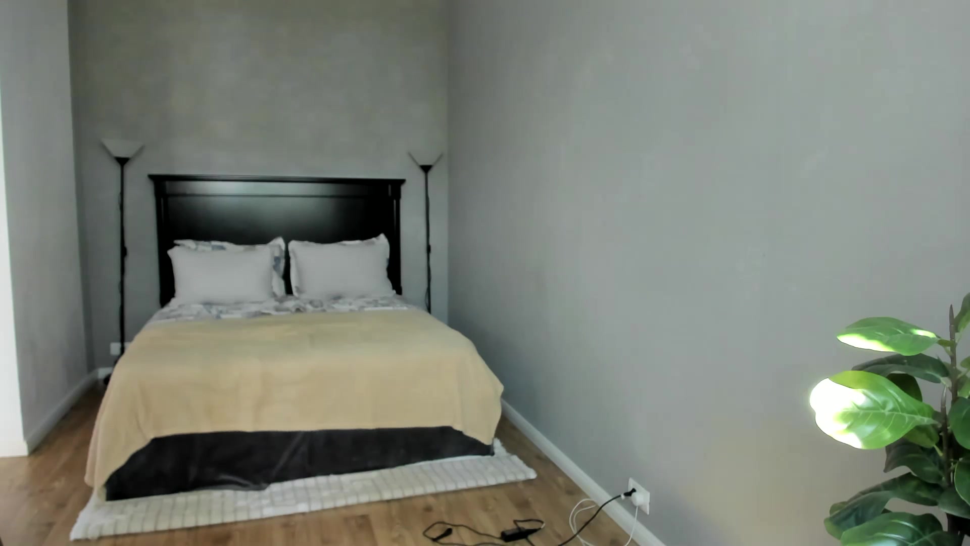 Gallery image thumbnail from Carollyne_'s myfreecams stream on, 08/03/2025, 13:53 image 5 of 20