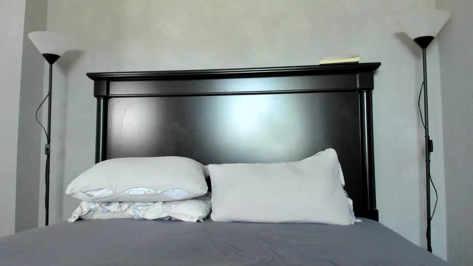 Gallery image thumbnail from Carollyne_'s myfreecams stream on, 08/27/2025, 13:19 image 9 of 20