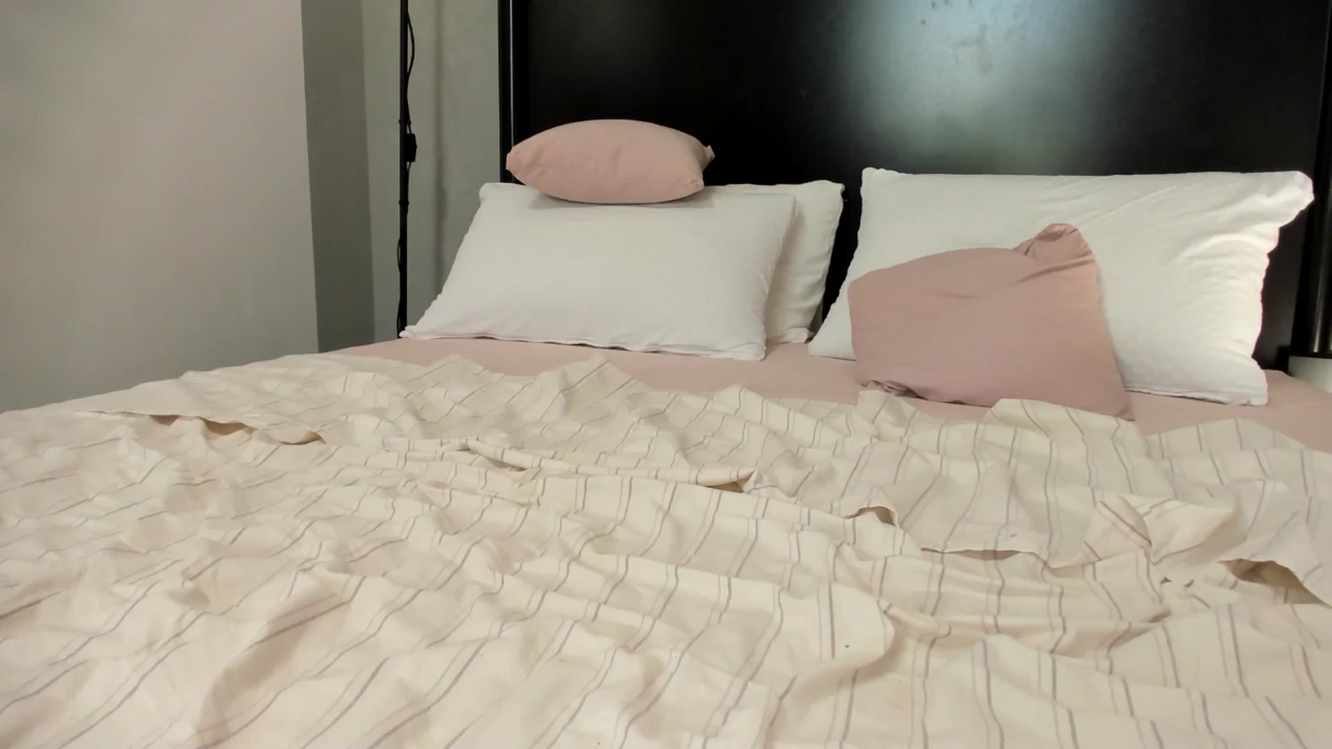 Gallery image thumbnail from Carollyne_'s myfreecams stream on, 09/18/2025, 15:20 image 9 of 20