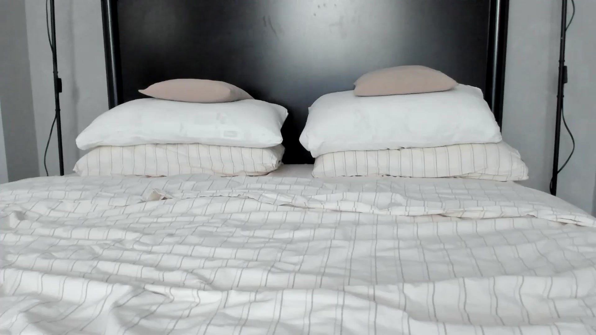 Gallery image thumbnail from Carollyne_'s myfreecams stream on, 10/06/2025, 13:53 image 13 of 20