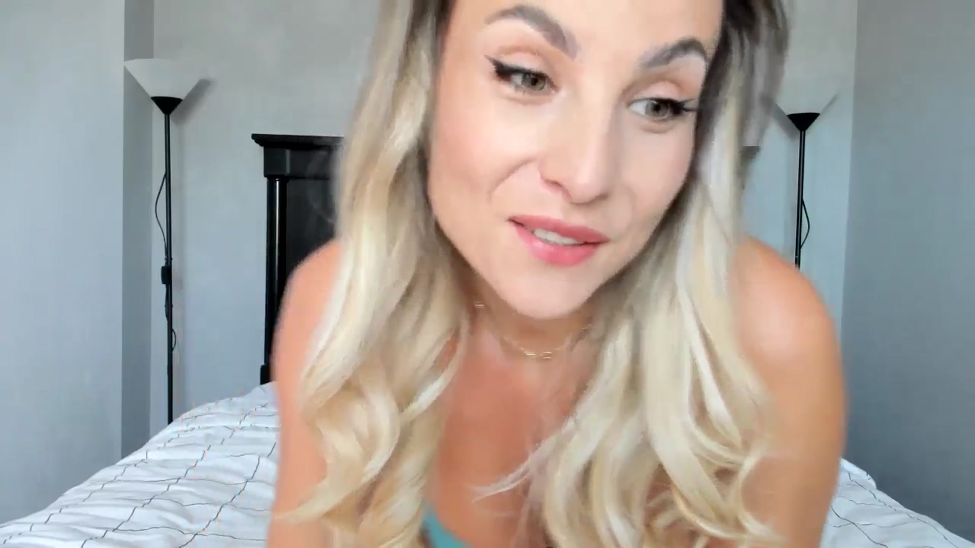 Gallery image thumbnail from Carollyne_'s myfreecams stream on, 10/23/2025, 11:45 image 8 of 20