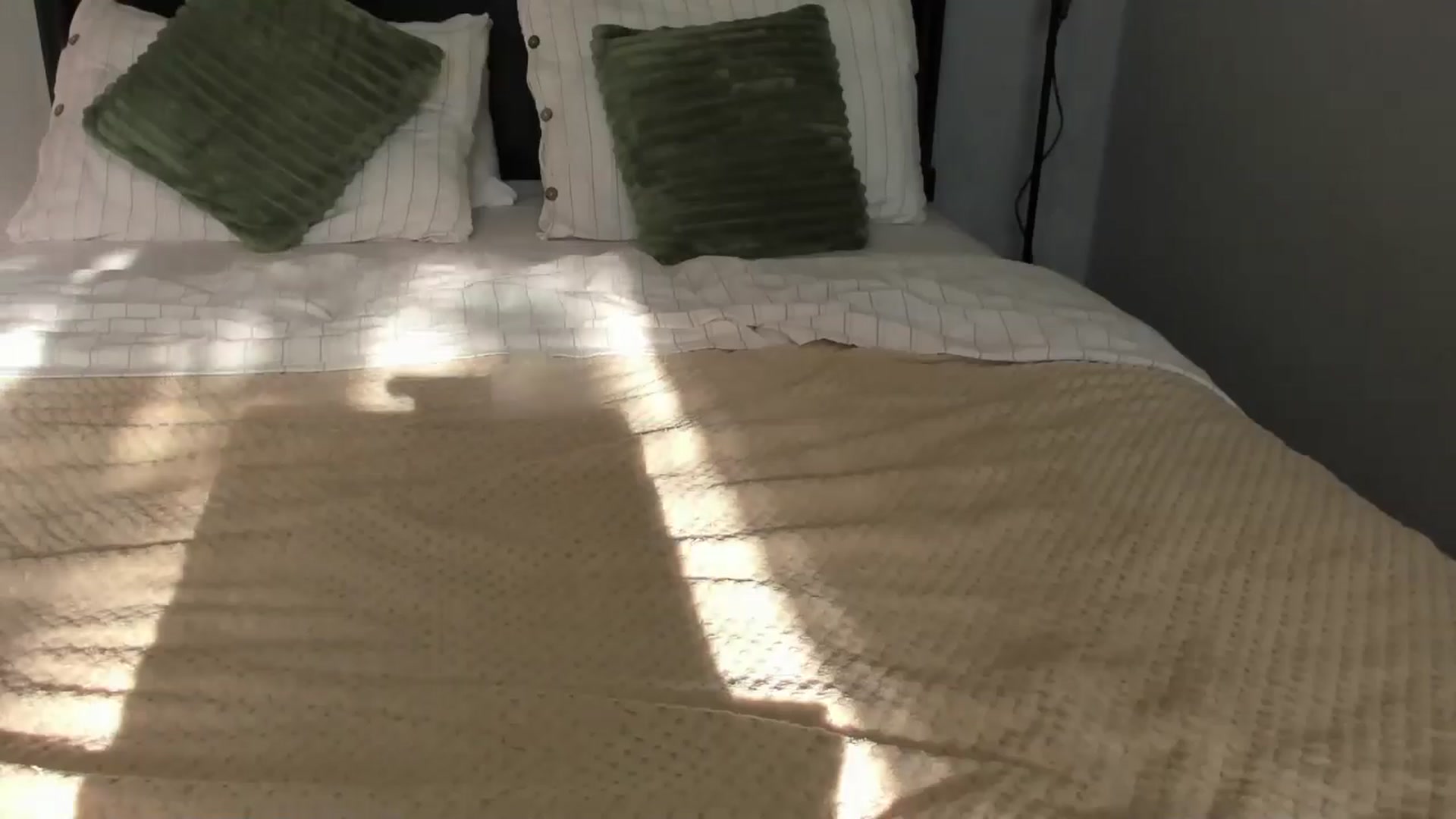 Gallery image thumbnail from Carollyne_'s myfreecams stream on, 10/28/2025, 13:23 image 5 of 20