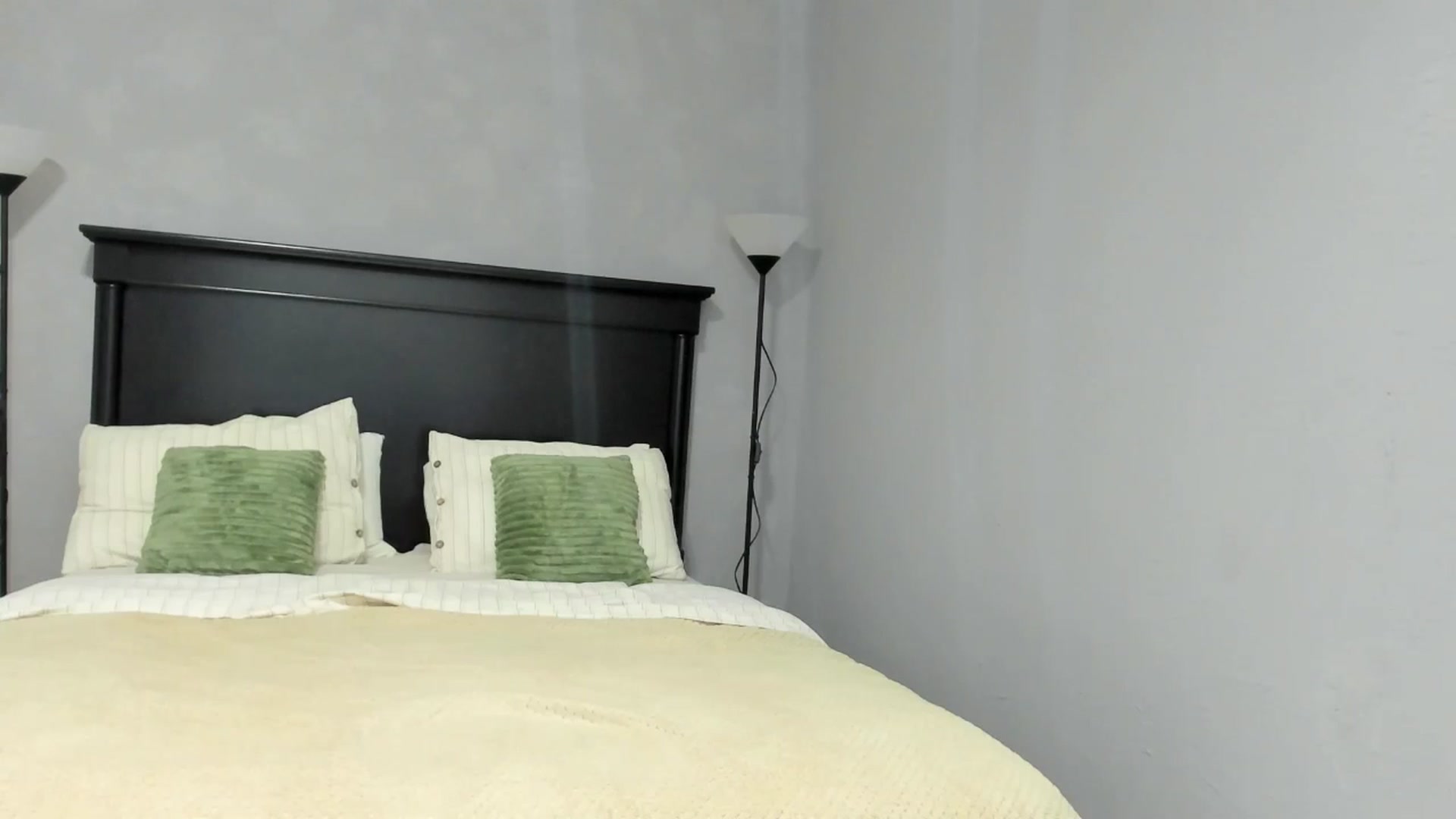 Gallery image thumbnail from Carollyne_'s myfreecams stream on, 11/04/2025, 13:36 image 10 of 20