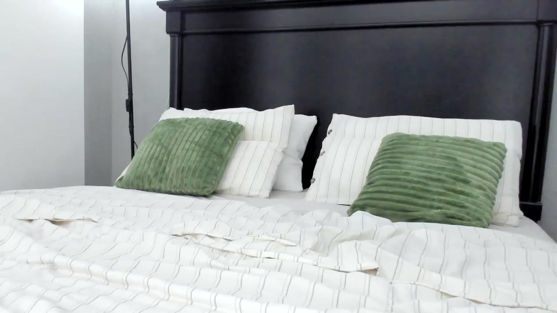 Gallery image thumbnail from Carollyne_'s myfreecams stream on, 11/15/2025, 15:21 image 5 of 20