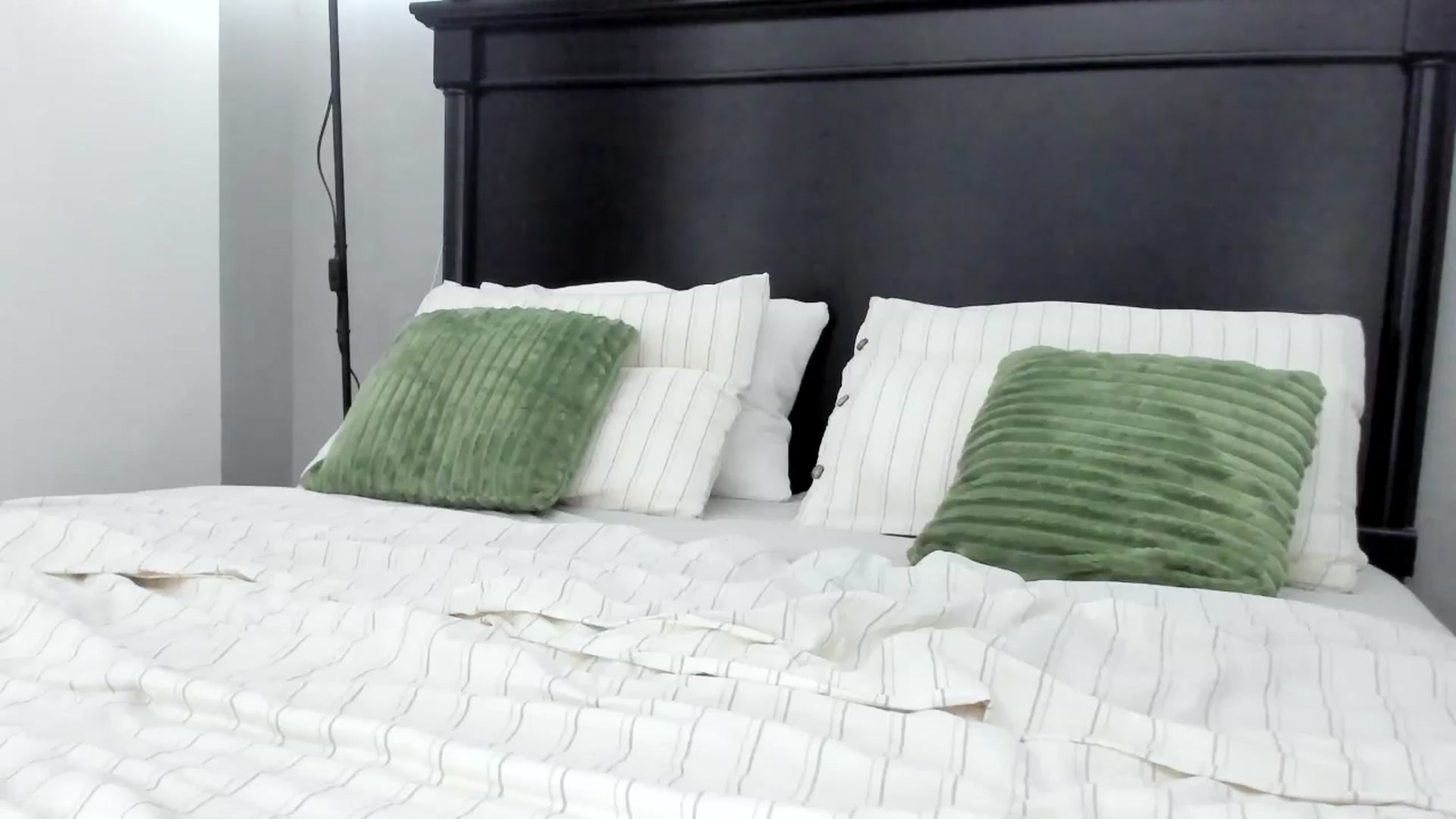 Gallery image thumbnail from Carollyne_'s myfreecams stream on, 11/15/2025, 15:21 image 2 of 20