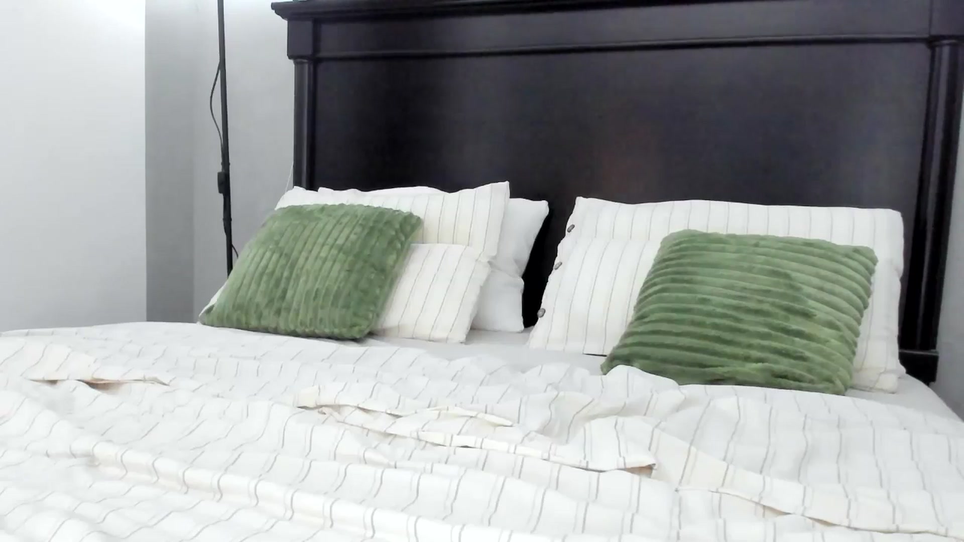 Gallery image thumbnail from Carollyne_'s myfreecams stream on, 11/15/2025, 15:21 image 6 of 20