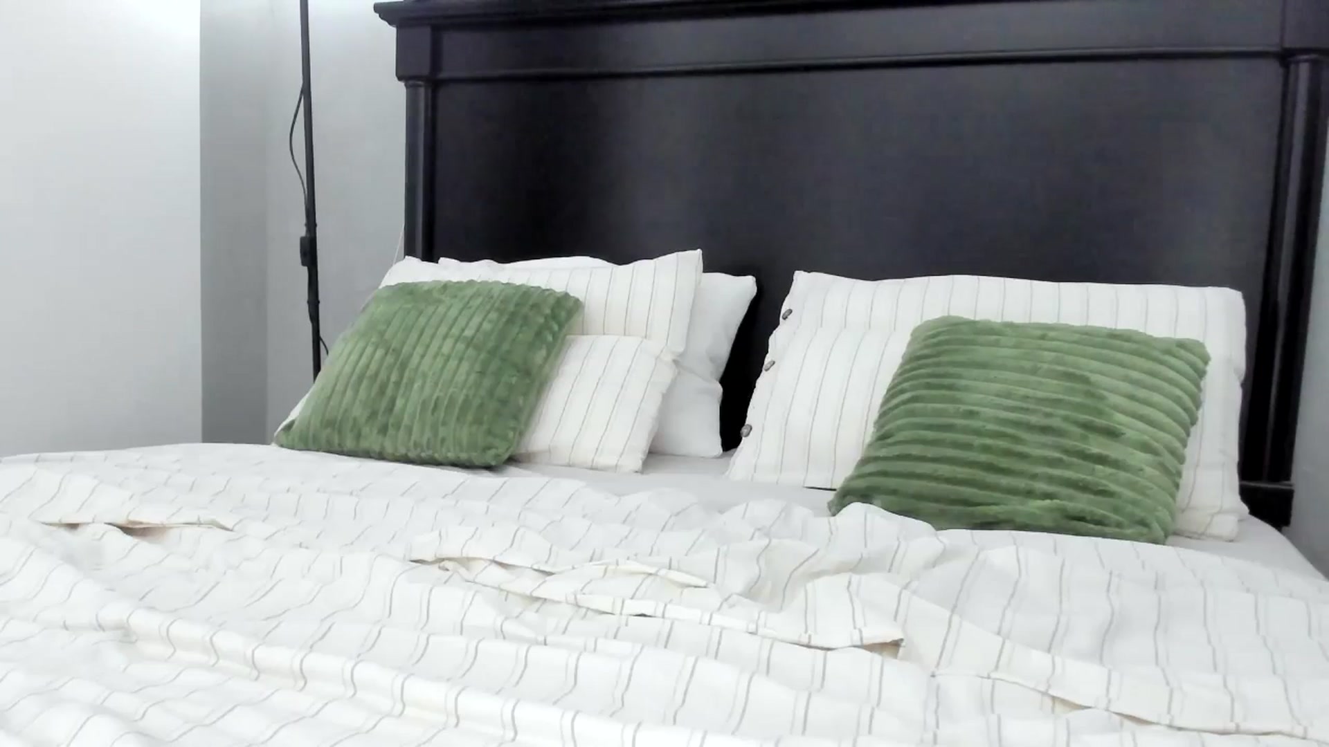 Gallery image thumbnail from Carollyne_'s myfreecams stream on, 11/15/2025, 15:21 image 3 of 20