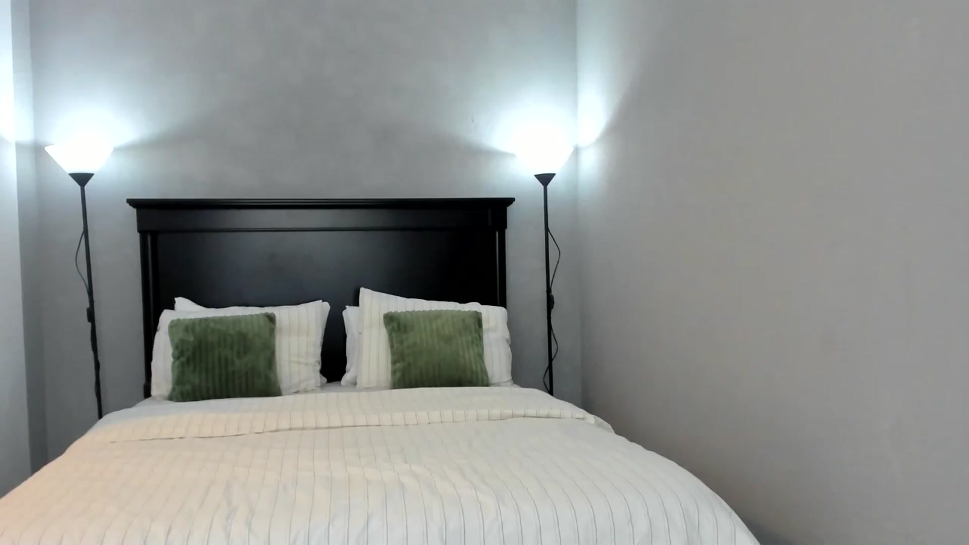 Gallery image thumbnail from Carollyne_'s myfreecams stream on, 11/19/2025, 13:14 image 20 of 20