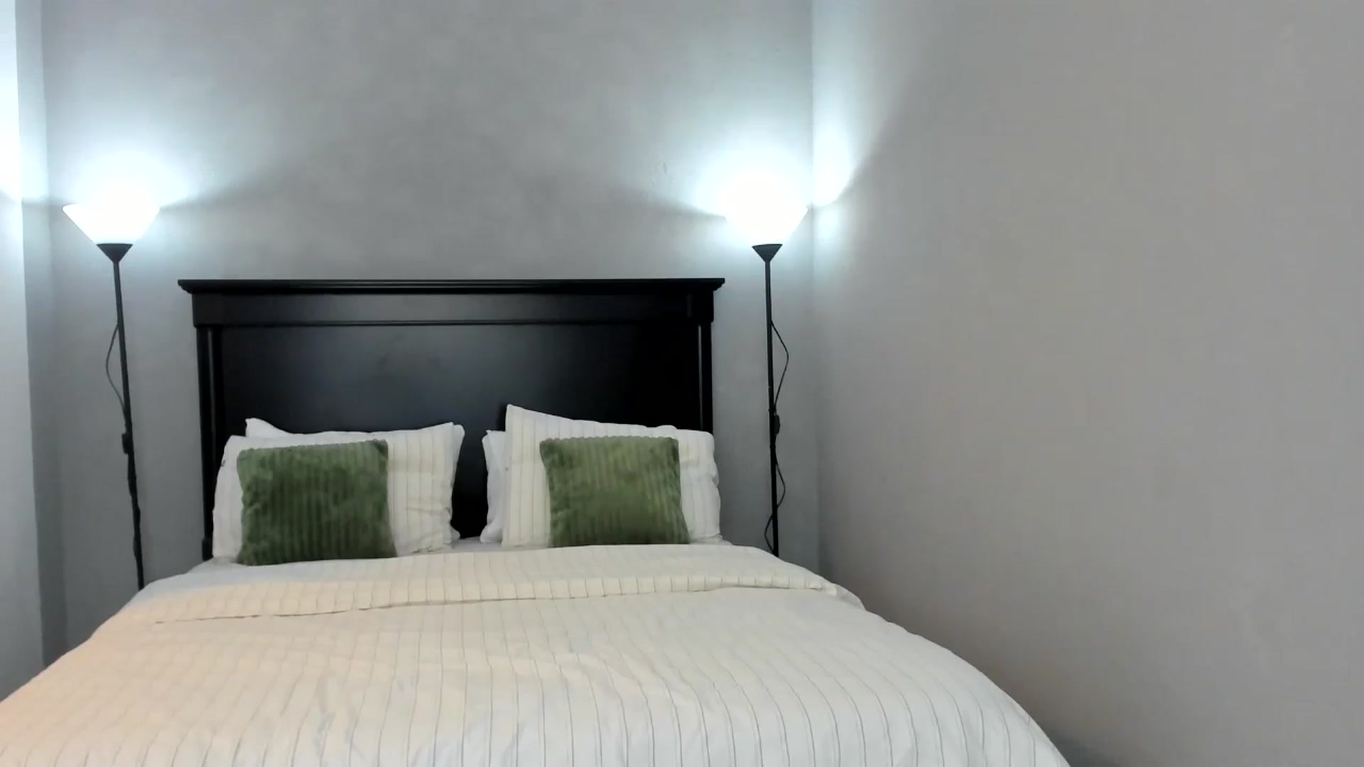 Gallery image thumbnail from Carollyne_'s myfreecams stream on, 11/19/2025, 13:14 image 19 of 20