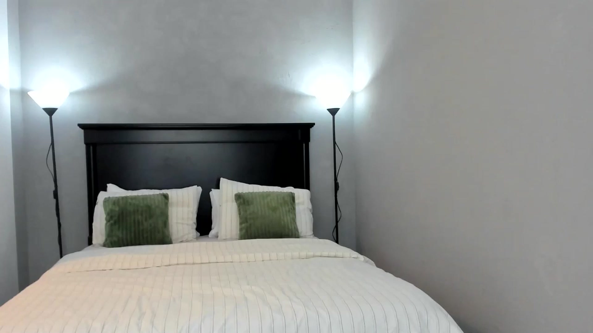 Gallery image thumbnail from Carollyne_'s myfreecams stream on, 11/19/2025, 13:14 image 14 of 20