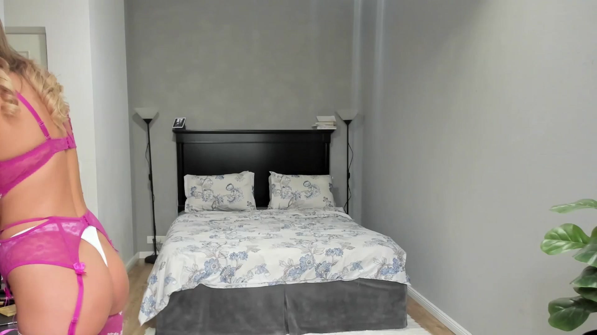 Gallery image thumbnail from Carollyne_'s myfreecams stream on, 11/21/2025, 13:41 image 3 of 20