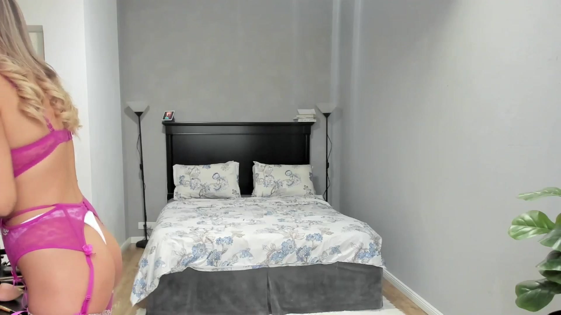Gallery image thumbnail from Carollyne_'s myfreecams stream on, 11/21/2025, 13:41 image 7 of 20