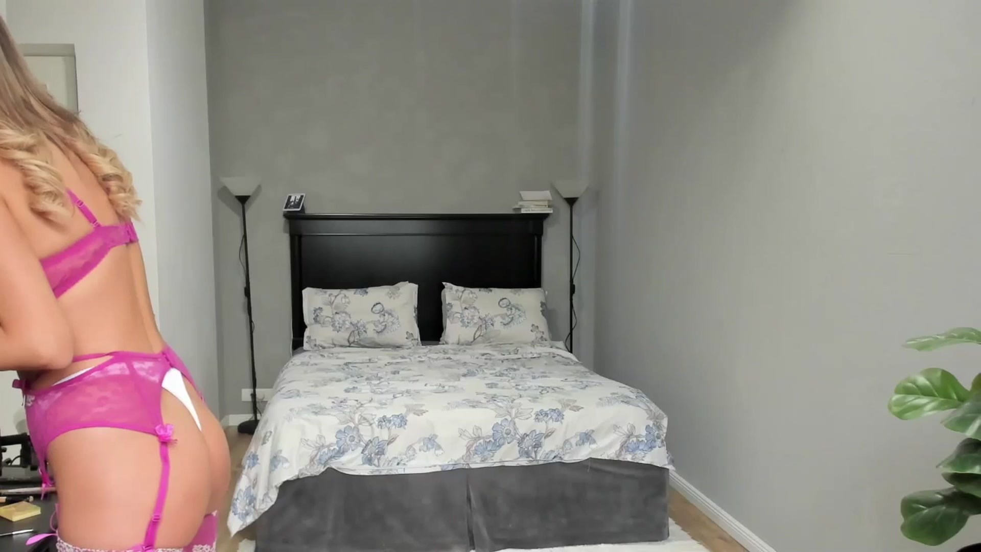 Gallery image thumbnail from Carollyne_'s myfreecams stream on, 11/21/2025, 13:41 image 2 of 20
