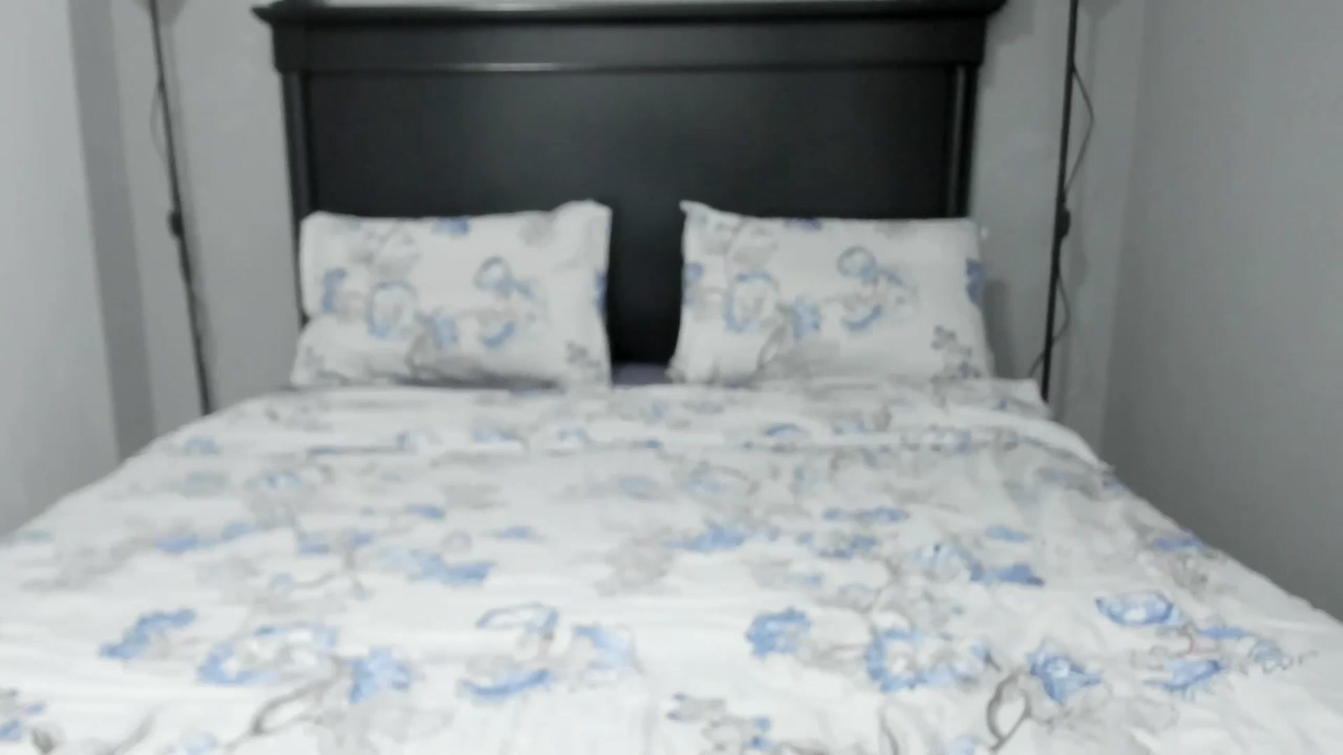 Gallery image thumbnail from Carollyne_'s myfreecams stream on, 11/21/2025, 13:54 image 12 of 20