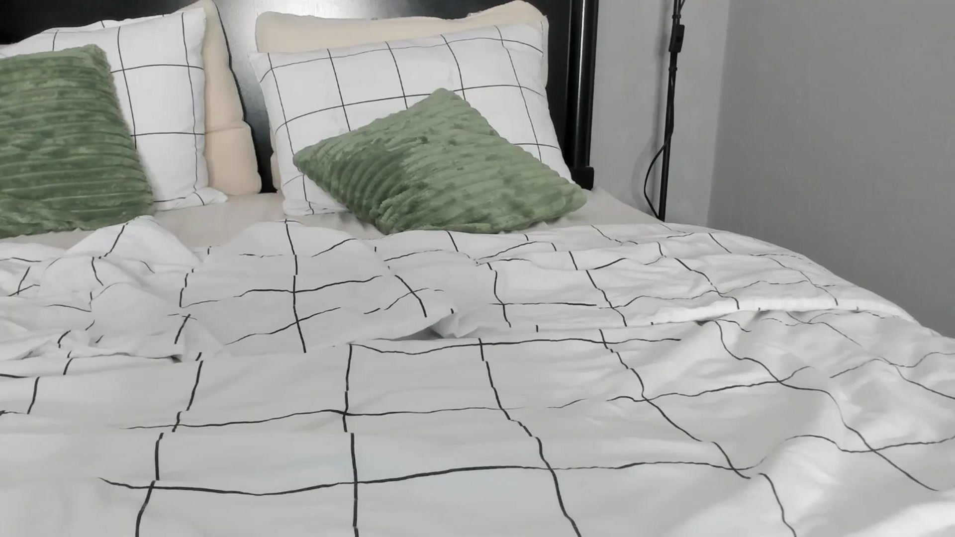 Gallery image thumbnail from Carollyne_'s myfreecams stream on, 01/07/2026, 16:42 image 20 of 20