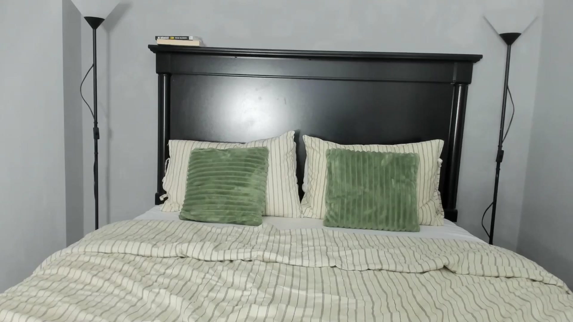 Gallery image thumbnail from Carollyne_'s myfreecams stream on, 01/14/2026, 15:23 image 16 of 20