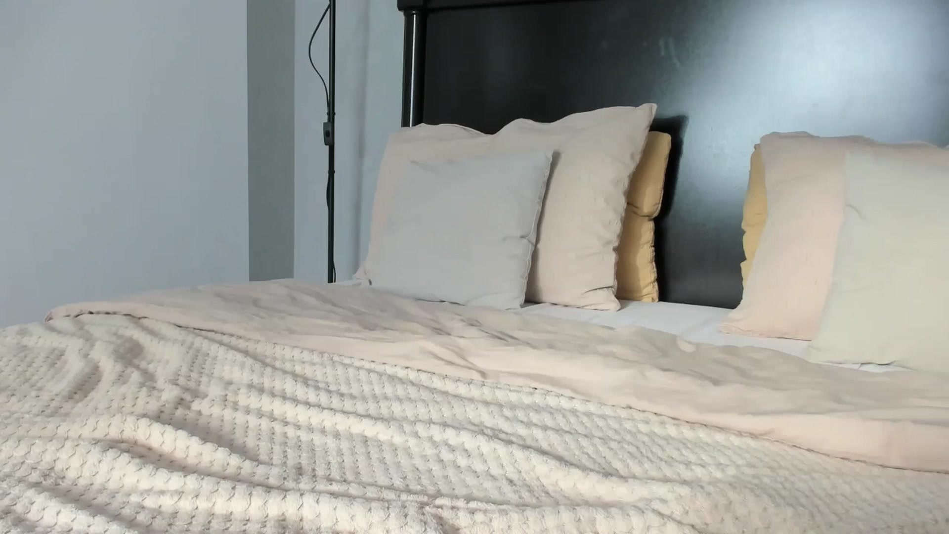 Gallery image thumbnail from Carollyne_'s myfreecams stream on, 02/19/2026, 14:21 image 20 of 20