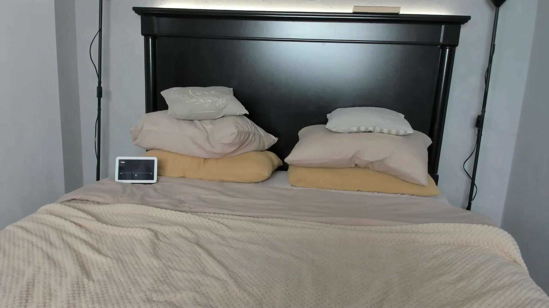 Gallery image thumbnail from Carollyne_'s myfreecams stream on, 02/20/2026, 14:20 image 7 of 20