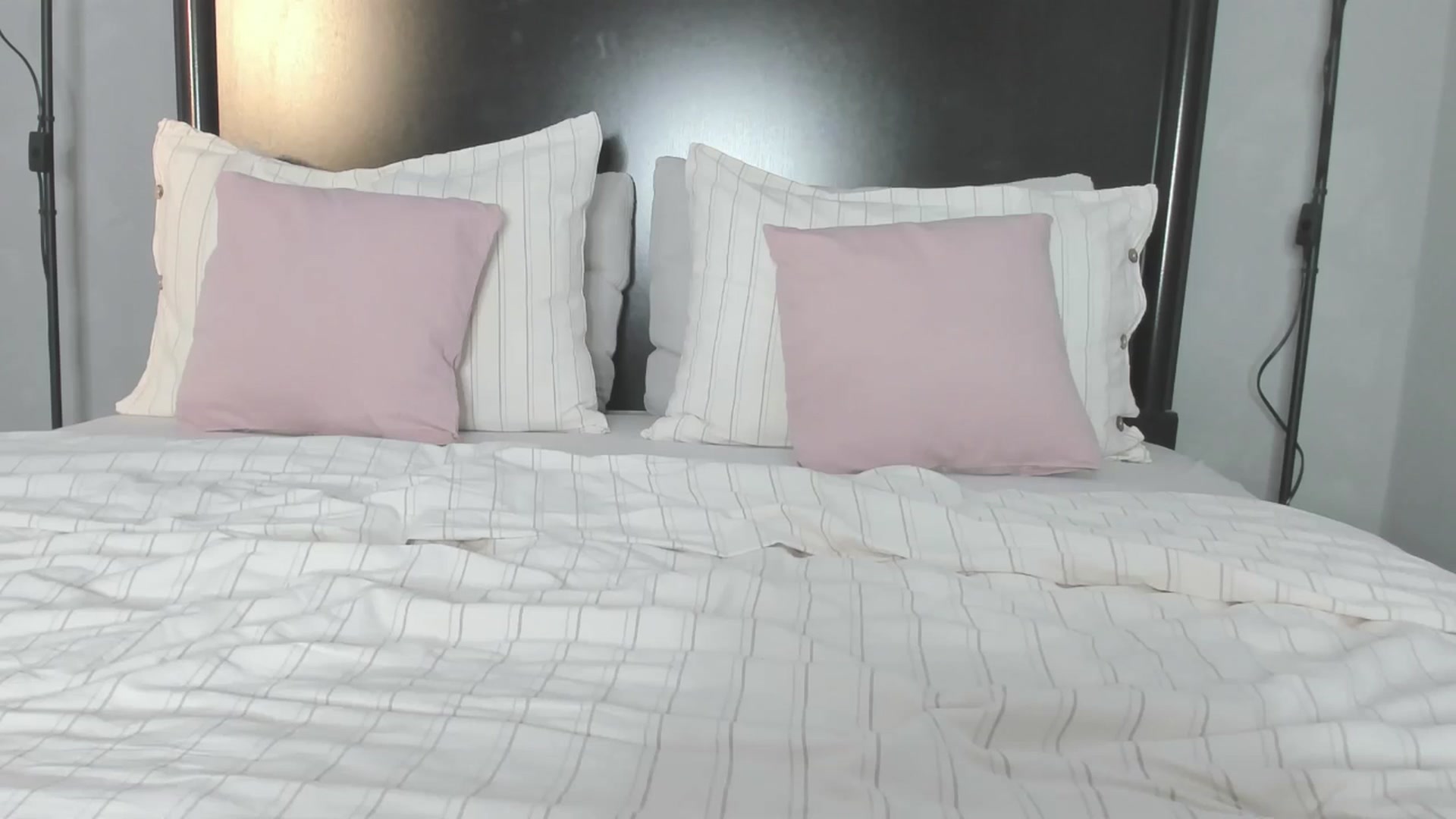 Gallery image thumbnail from Carollyne_'s myfreecams stream on, 03/03/2026, 15:32 image 15 of 20