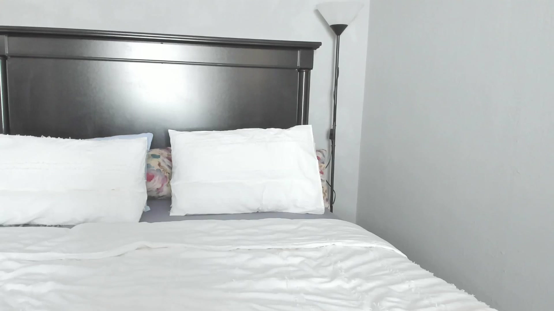 Gallery image thumbnail from Carollyne_'s myfreecams stream on, 04/09/2026, 16:01 image 20 of 20