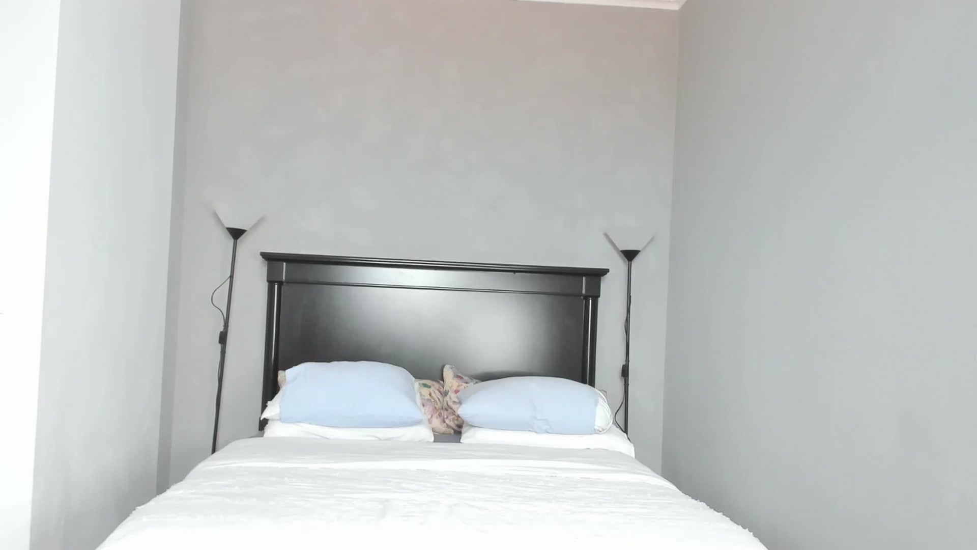 Gallery image thumbnail from Carollyne_'s myfreecams stream on, 04/10/2026, 07:32 image 17 of 20