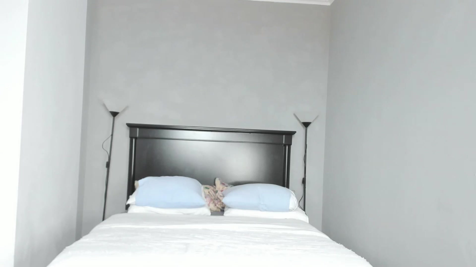 Gallery image thumbnail from Carollyne_'s myfreecams stream on, 04/10/2026, 07:32 image 15 of 20