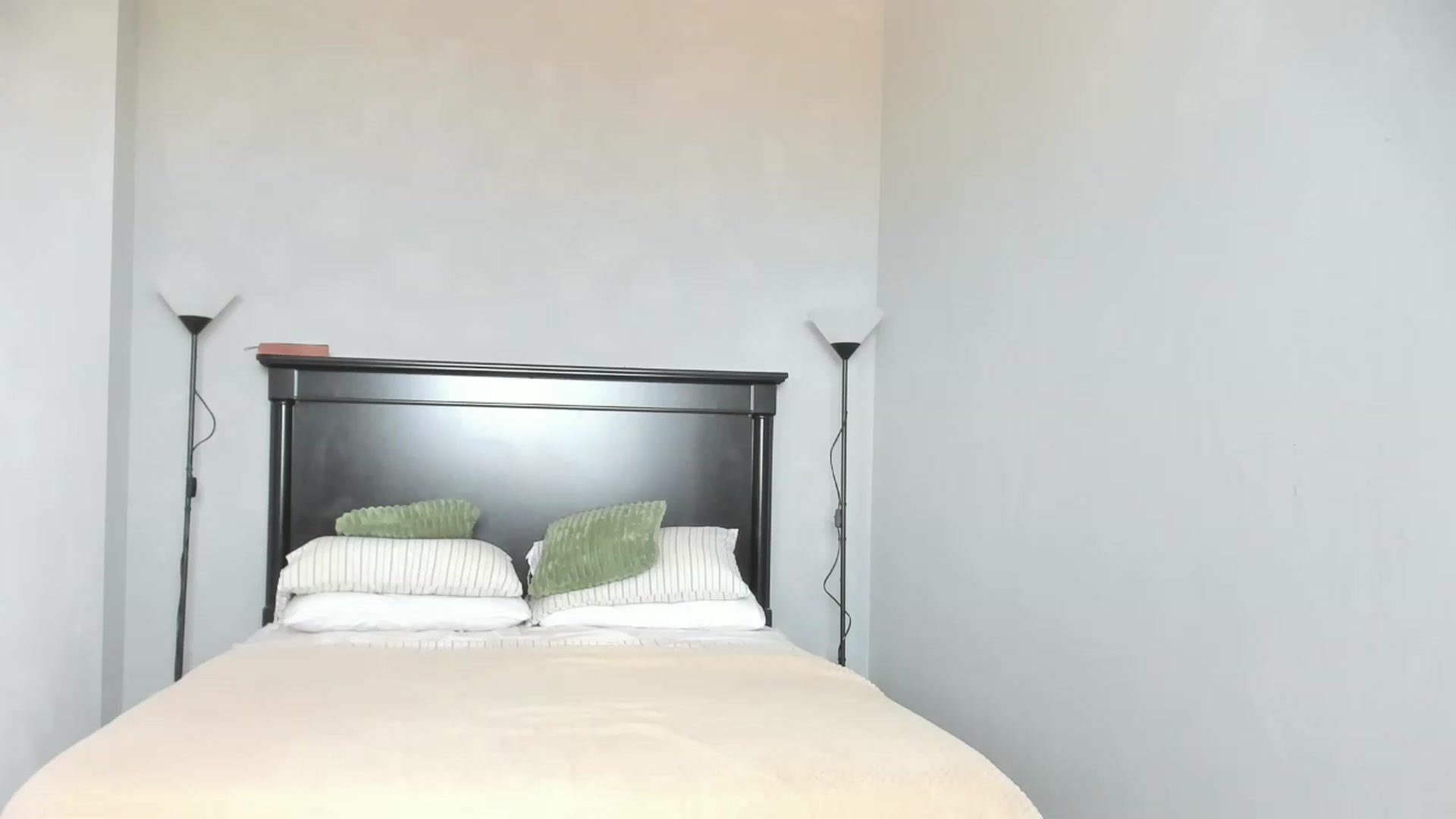 Gallery image thumbnail from Carollyne_'s myfreecams stream on, 05/24/2026, 12:02 image 1 of 20