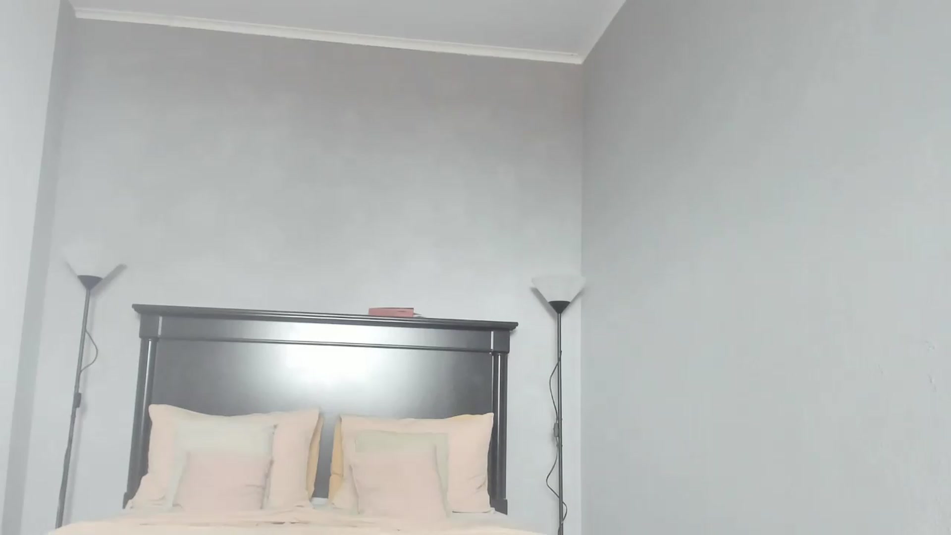 Gallery image thumbnail from Carollyne_'s myfreecams stream on, 05/25/2026, 15:43 image 17 of 20