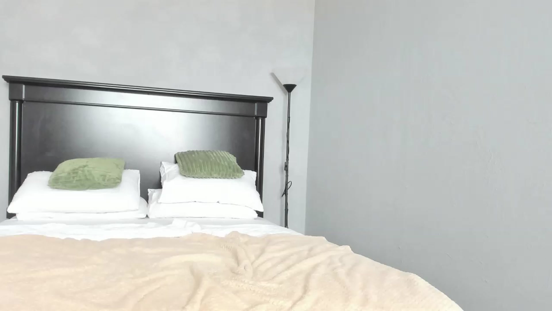 Gallery image thumbnail from Carollyne_'s myfreecams stream on, 06/06/2026, 11:57 image 2 of 20