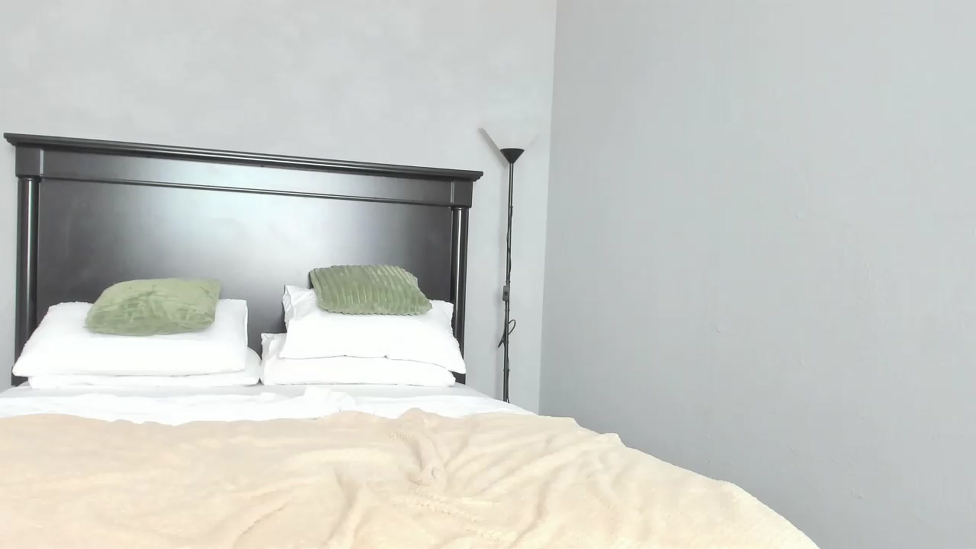 Gallery image thumbnail from Carollyne_'s myfreecams stream on, 06/06/2026, 11:57 image 1 of 20