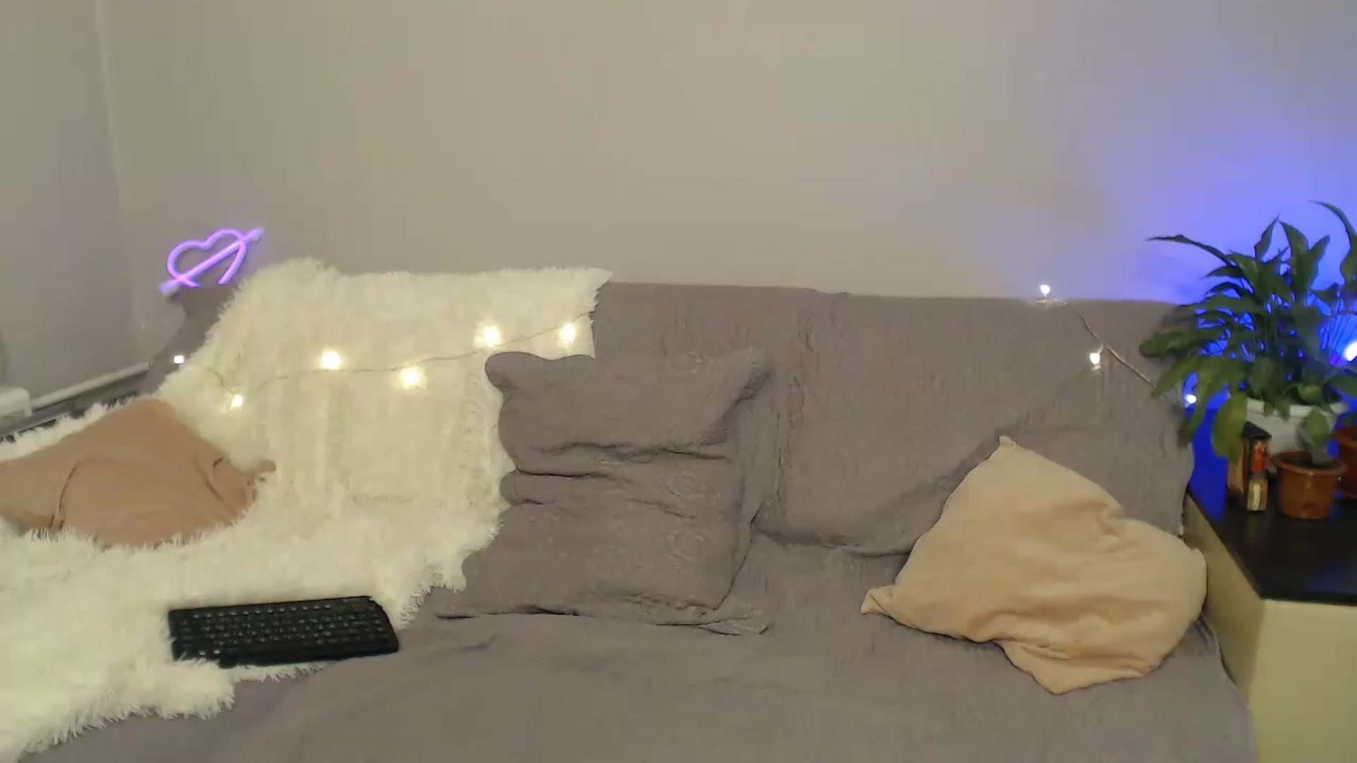 Gallery image thumbnail from CarrieCastle's myfreecams stream on, 11/26/2022, 21:26 image 6 of 20