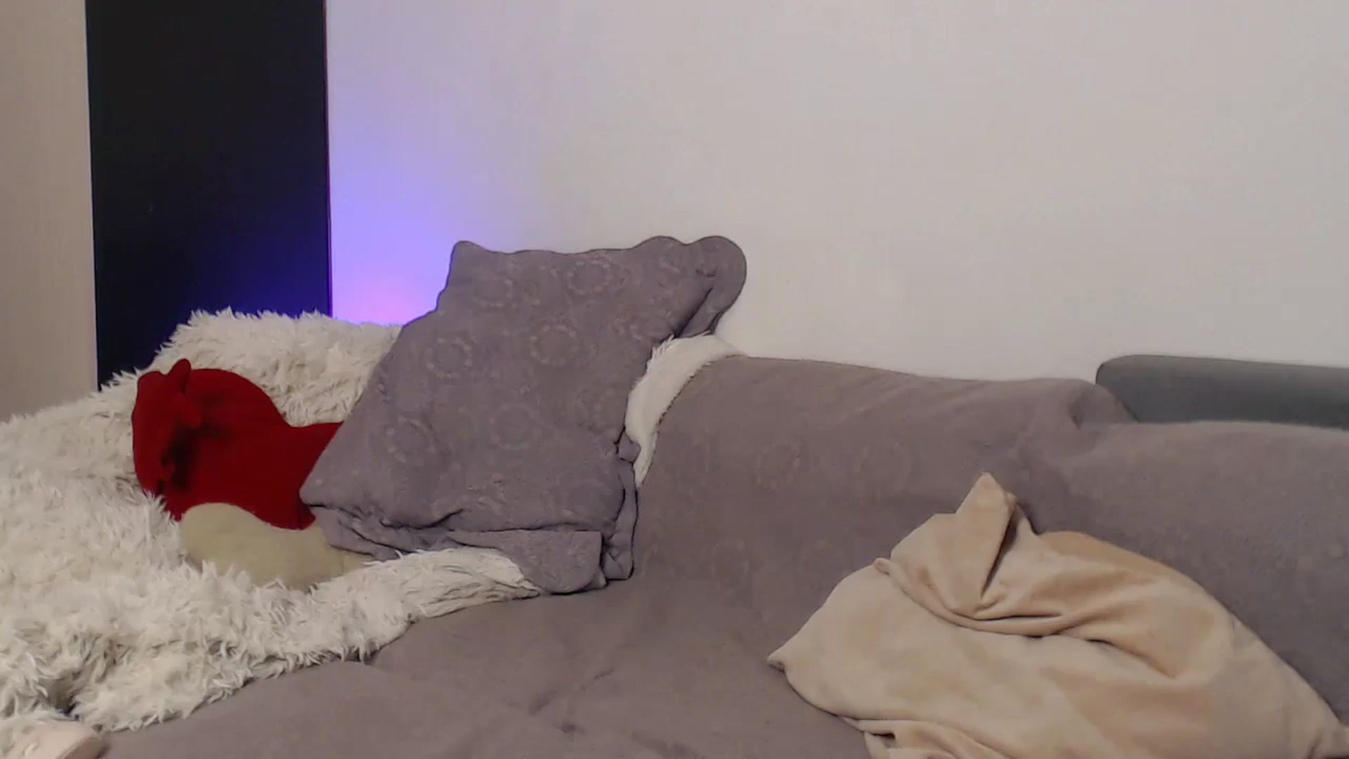 Gallery image thumbnail from CarrieCastle's myfreecams stream on, 12/21/2025, 23:26 image 13 of 20